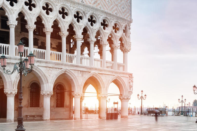 Venecia: Entrada a la Basílica, Palacio Ducal y Campanario