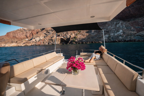 Santorini: Private Aimilianos Motor Yacht Cruise (2026)