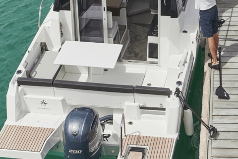 Labuan Bajo: Private Yacht Komodo-Inseln &amp; Manta-SchnorchelnPrivate Yachttour am Vormittag (13:00–19:00 Uhr) – Maximal 6 Gäste