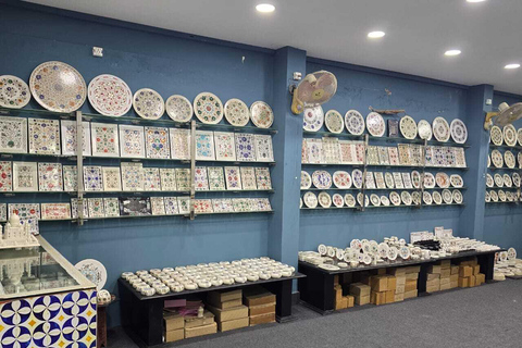 Agra Handicraft & Marble Inlay Shopping Tour Agra Handicraft Shopping Tour w/ Marble Inlay Demonstration