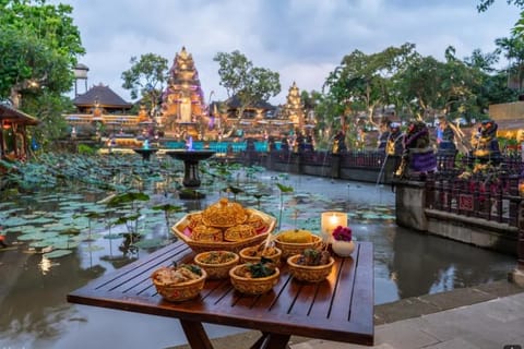 Bali: Ubud Tour with Royal Palace, Art Village and Museums