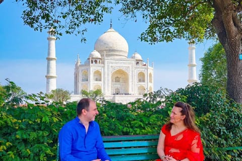 Overnight Taj Mahal/Agra Tour From Mumbai with Return Flight