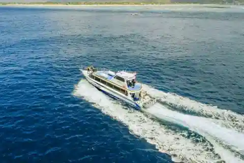Fast Boat : Between Nusa Penida and Gili Trawangan/Lombok