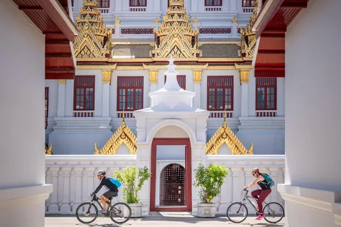 Bangkok: Callejuelas y Templos Históricos en Bicicleta