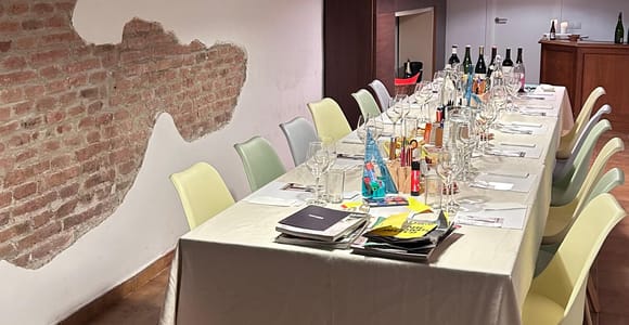 Barcelona: Create your own wine label + tasting of 3 wines