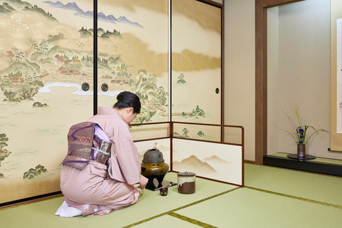 Shinjuku : Kimono Tea Ceremony with Matcha and Sweet