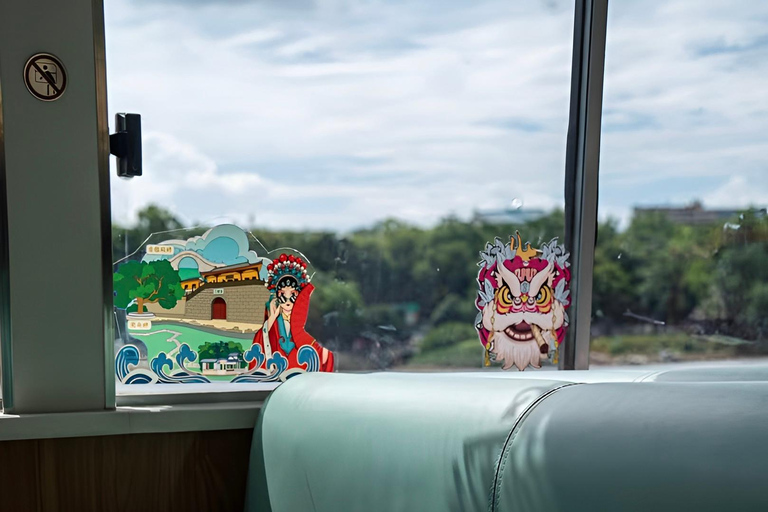 Discover Guilin: Craft Workshop, Lake Cruise & Old Streets Guide for Chinese or English