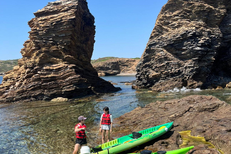 Menorca: Guided kayak tour of Mongofre and Addaia Bay