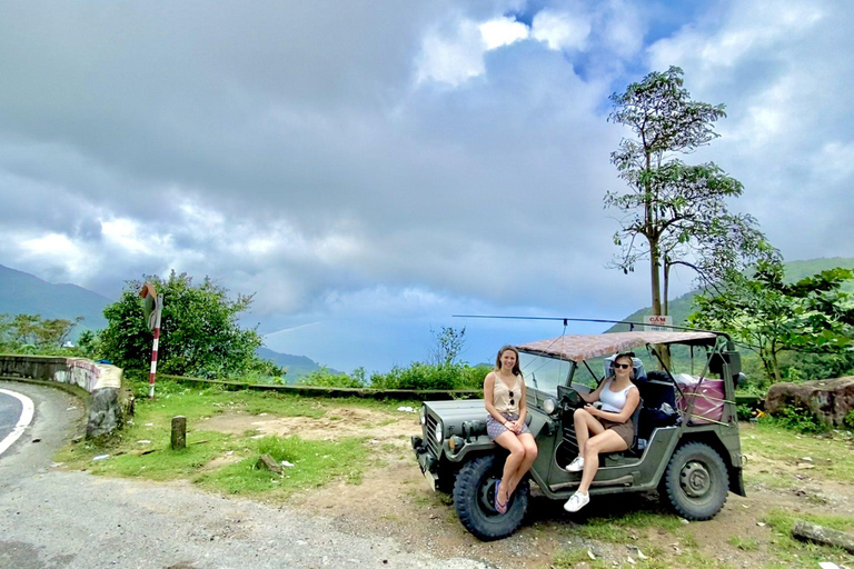 Da Nang: Explore Hai Van Pass by US Army Jeep