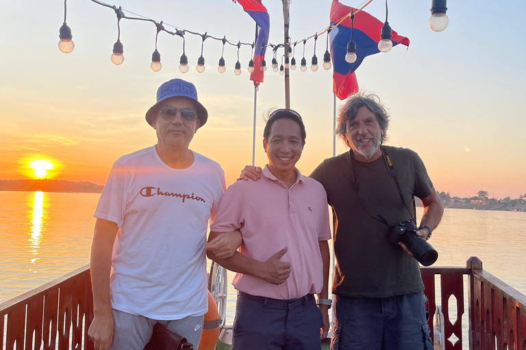 Vientiane: Mekong River Sunset Cruise with Snacks & Drinks