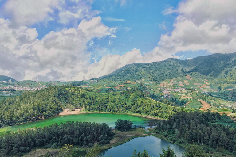 从日惹出发的日出西库尼尔山和迪恩高原之旅从日惹到日出 Sikunir 和 Dieng 高原之旅