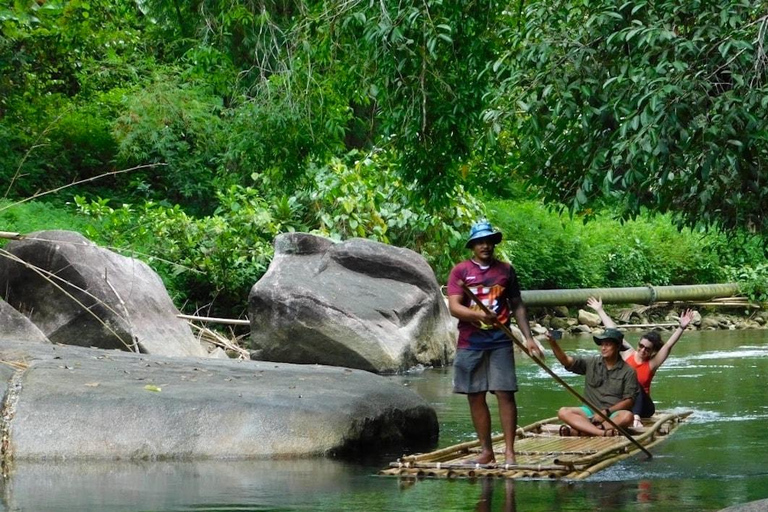 Khao Lak: Jangada de Bambu, ATV e Tour Particular das Tartarugas MarinhasKhao Lak: Tour particular com jangada de bambu, ATV e tartarugas marinhas