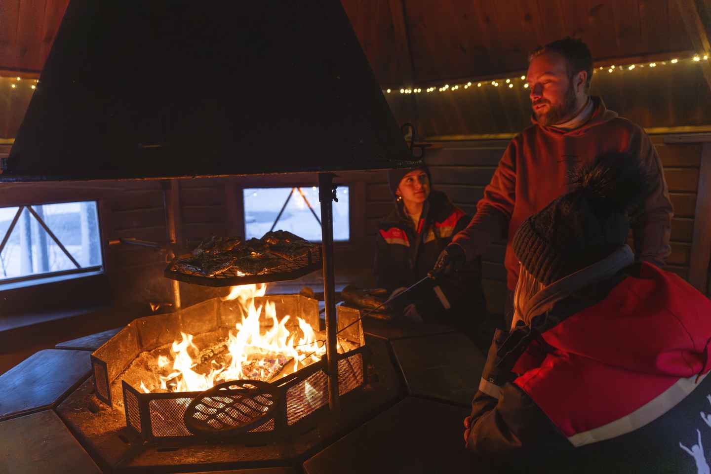 Lapponia: Escursioni, Pesca sul Ghiaccio e Avventura nella Neve