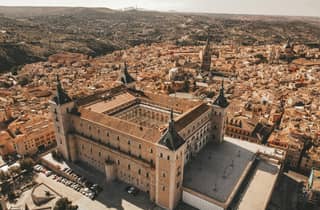 Madrid: Ausflug nach Toledo mit Besuch des Alcázar und des Armeemuseums