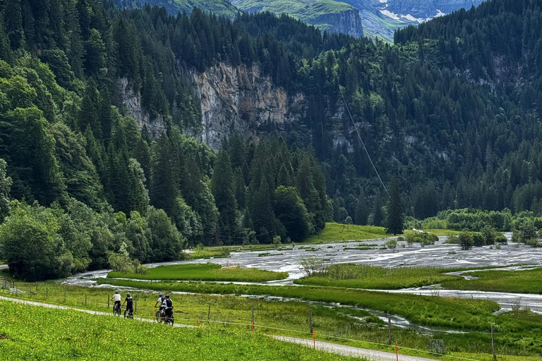 Griesalp Dolina alpejska wpisana na listę UNESCO Wycieczka rowerem elektrycznym z InterlakenWycieczka rowerowa elektrycznym rowerem z Interlaken do alpejskiej doliny Griesalp wpis