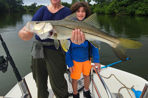 San Juan: Tarpon Fishing Charter with Guide