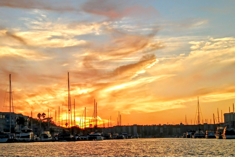 Marina Del Rey: Cruzeiro de barco acolhedor com bebida quente e sobremesaPasseio de barco romântico com vinho e charcutaria