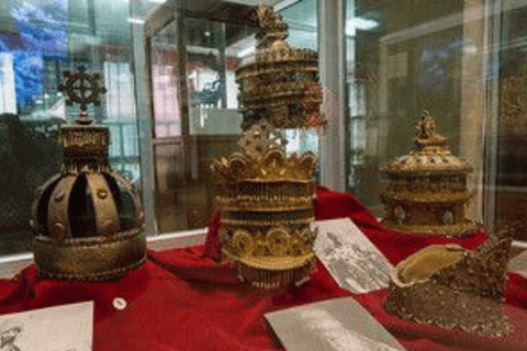 4-Hour Addis Ababa City Tour: Ethnological Museum & Merkato