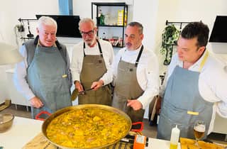 Klasse der valencianischen Paella mit Begrüßungsgetränken und Tapas