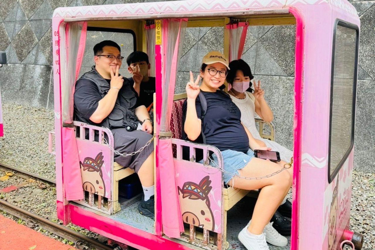 Taipei: 8 Hours Private Day Tour in Wulai with Benz Vito Wulai 8 hours day tour at 2026 Chinese New Year