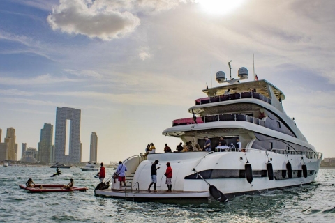 Dubái: crucero por el puerto de superyates con comida buffetCrucero al atardecer con cena