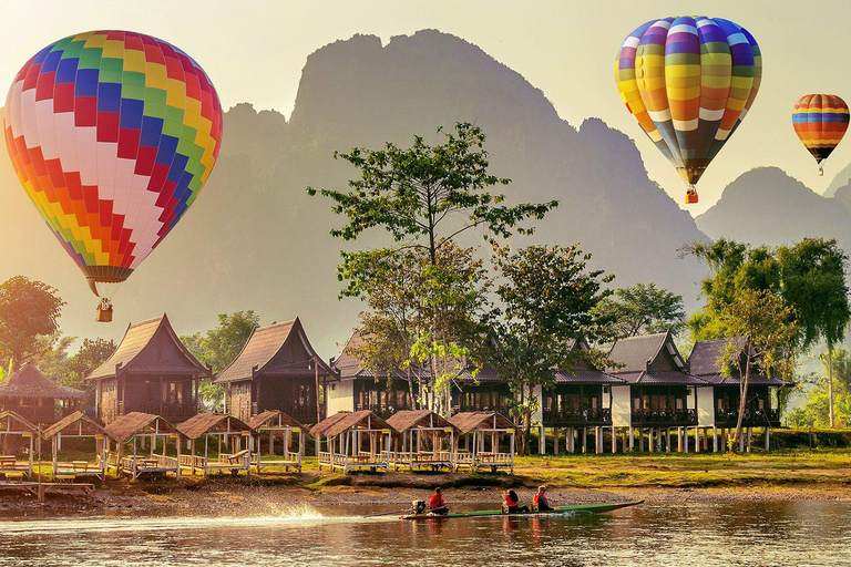 Vang Vieng: Hot Air Balloon Ride at Sunrise or Sunset