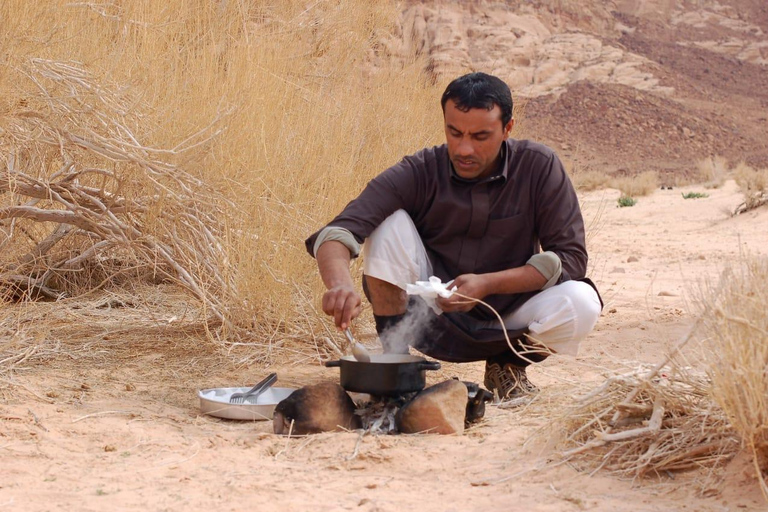 Wadi Rum: Tour privato di quattro ore in jeep con i beduini