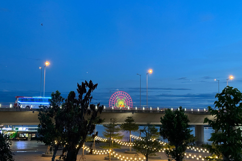 Da Nang: Tour gastronomico serale in motocicletta