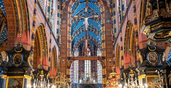 Krakow: St. Mary's Basilica visiting with short guided walk