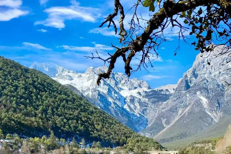 From Kunming: 8-Day Yunnan Private Cultural Tour