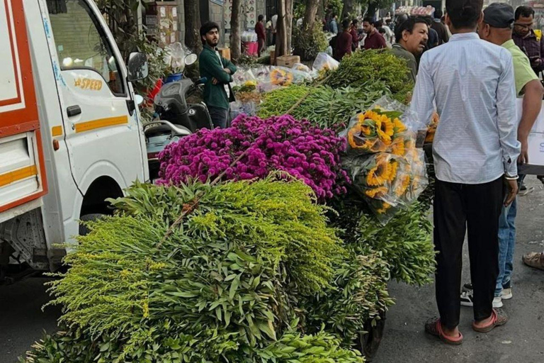 Mumbai Dawn Tour: Markets, Dhobi Ghat & Local Life