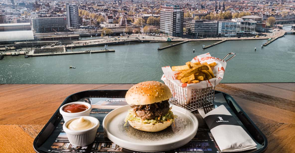 Afbeelding 2 van Amsterdam: A'DAM Lookout toegangsbewijs met burger