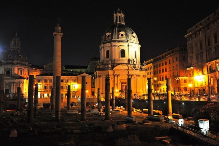 Roma de noche: 3 horas pequeño grupo de viajeRoma de noche: tour en grupo pequeño de 3 horas