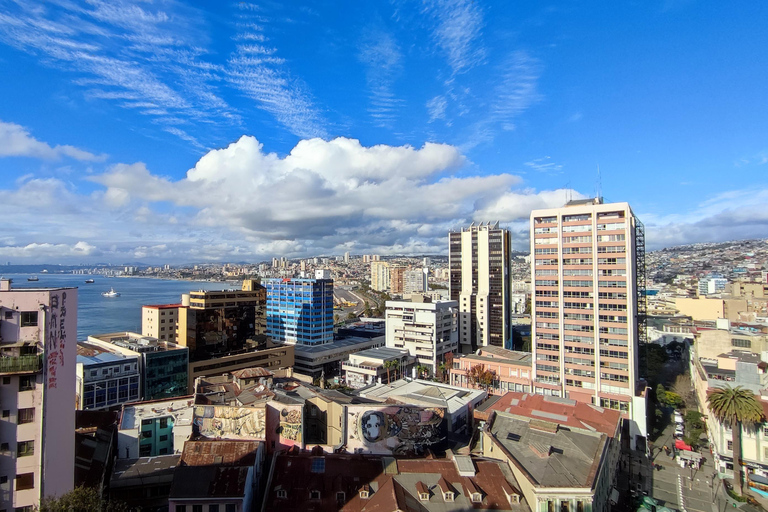 Santiago: Private Transfer To San Antonio via Valparaiso