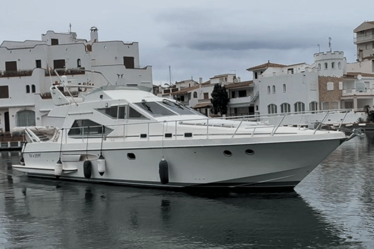 Yacht tour of Cabo de Gata with aperitif included Yacht tour of Cabo de Gata with snack included