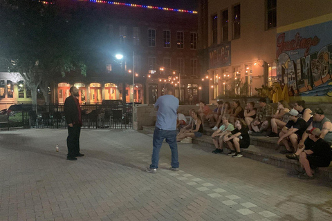 Ghost Tour com equipamento de caça a fantasmas