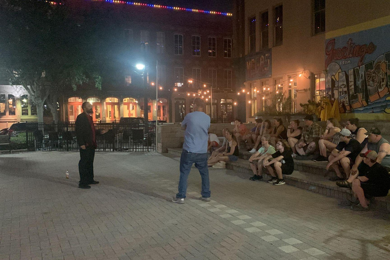 Ghost Tour com equipamento de caça a fantasmas