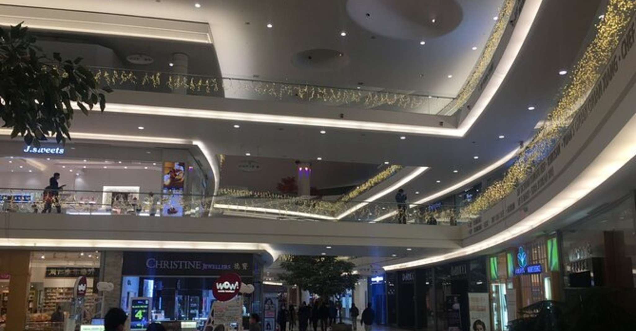 Vancouver Branded Shopping Tour Private - Hizvo
