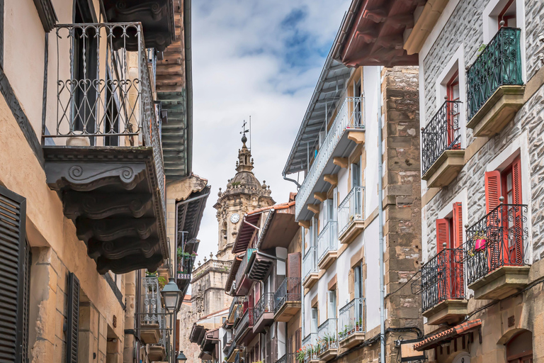 Hondarribia: Essential Walking Tour of the city's Landmarks