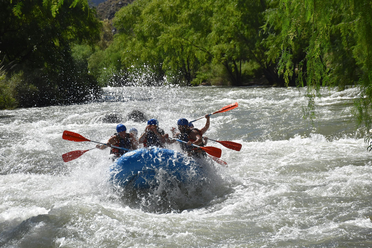 Da Cusco: Scopri il fiume Vilcanota con il rafting a UrubambaNatura nell&#039;Urubamba con canoa nella zona di Ollantaytambo