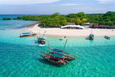 ZANZIBAR: SAFARI BLUE PRIVATE TOUR (KWALE ISLAND)& SEA FOOD