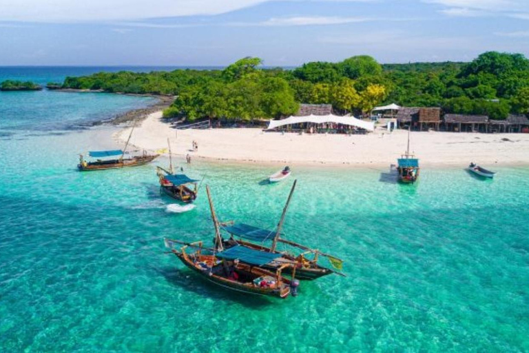 ZANZIBAR: SAFARI BLUE PRIVATE TOUR (KWALE ISLAND)& SEA FOOD