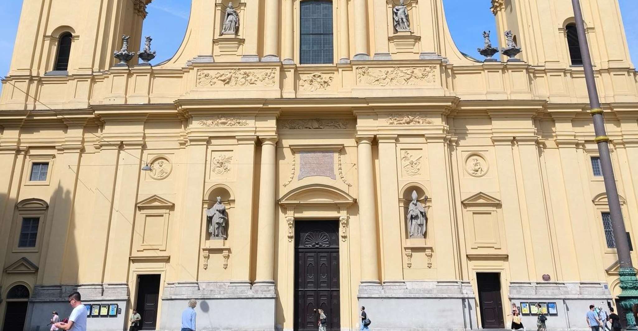 Munich: Old Town Tour with All Your Senses photo 4