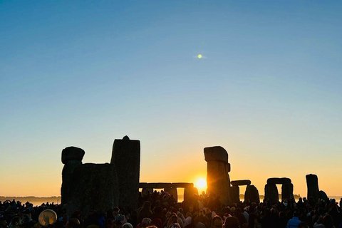 From London: Stonehenge Summer Solstice Sunrise Tour