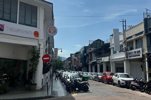 Penang Guided Day Tour with Georgetown, Batik & Beach Sunset