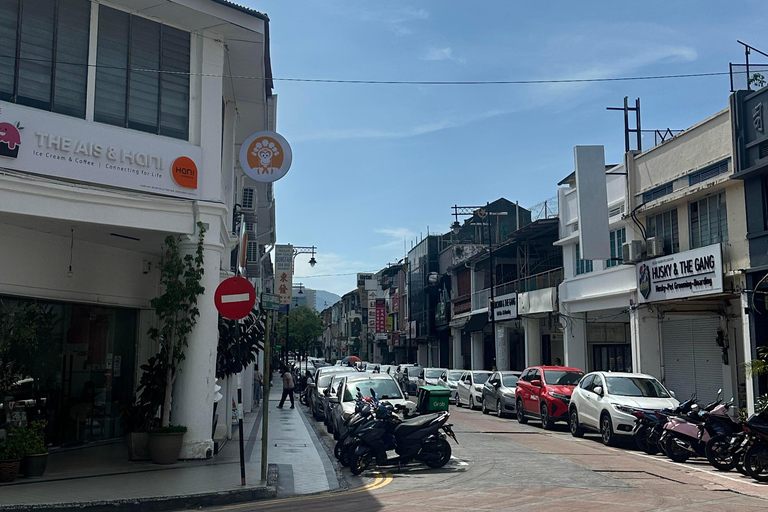 Penang Guided Day Tour with Georgetown, Batik & Beach Sunset