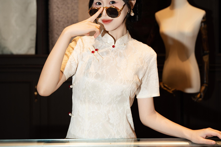 Wuhan: Yellow Crane Tower, East Lake & Hankow Tour