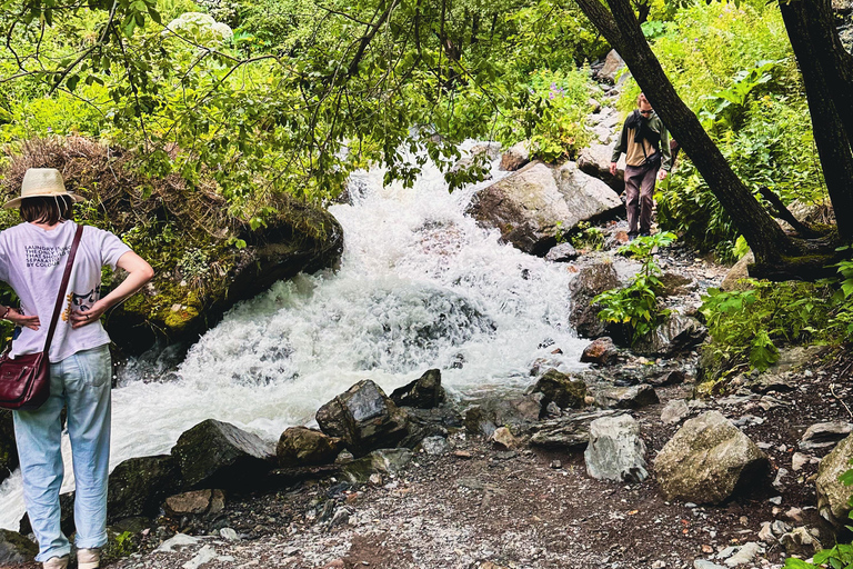 Kazbegi: Gveleti Waterfalls Private Tour with 4x4