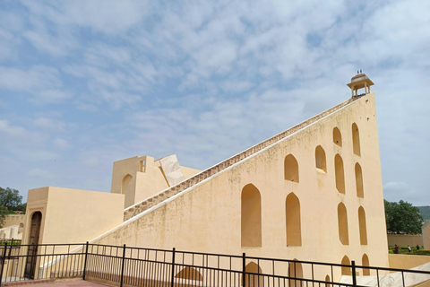 From Mumbai: 4-Day Golden Triangle Tour with Flights Tour Price without Hotels