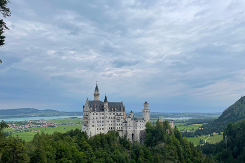 Hohenschwangau: Guided Tour to Neuschwanstein Castle, including tickets Hohenschwangau: Neuschwanstein Castle Tour with Guide and Ticket